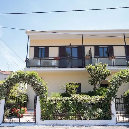 Tonia & Apartment
